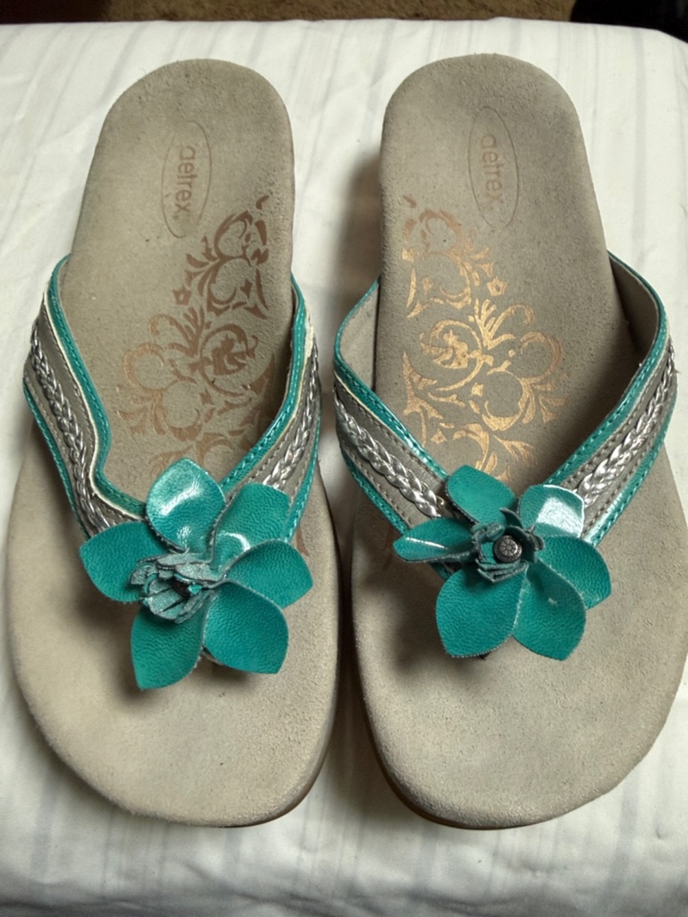 Aetrex Teal Flower Leather Thong Sandals